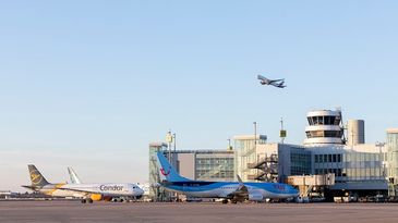 Flughafen Dus 1