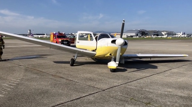 EuroAirport Piper landet ohne linkes Fahrwerk
