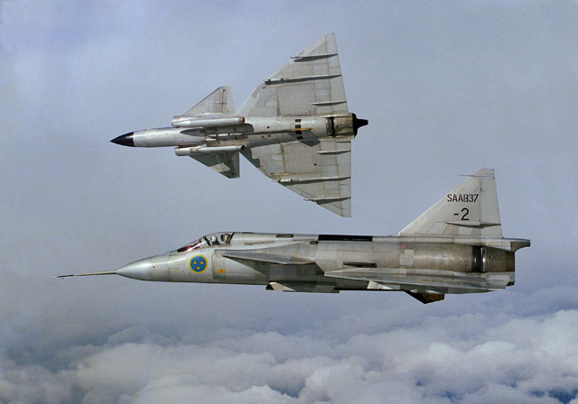 Saab_AJ37_Viggen_640.jpg