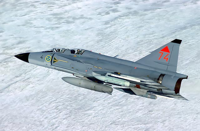 SK37E_Viggen_Low_level_640.jpg